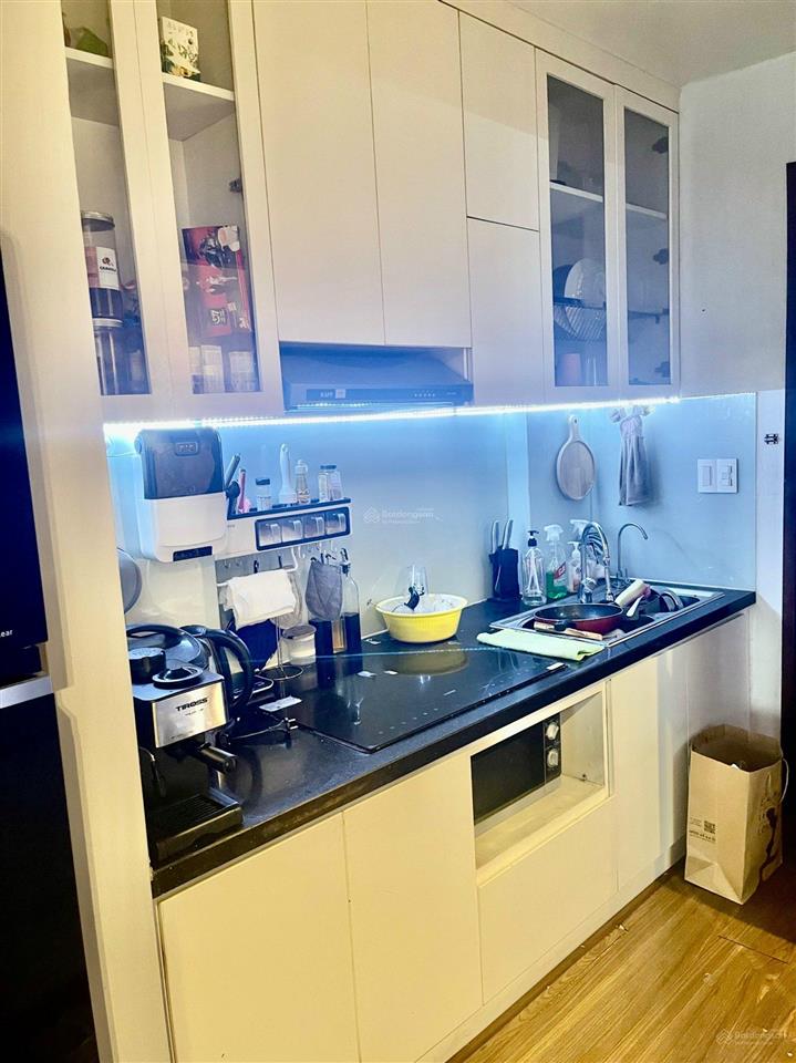 Cho thuê cc sky center, phổ quang, 9 triệu  11 triệu, 36m2, 1pn, 1wc full nội thất  xem nhà