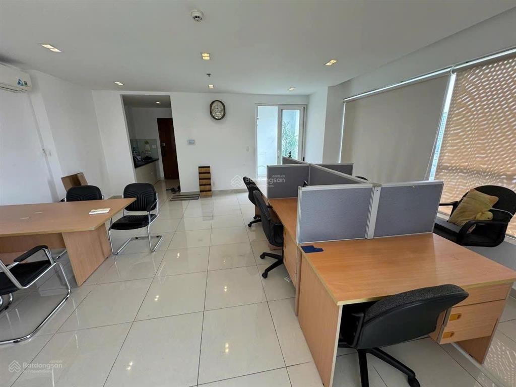 Cho thuê oficetel ở và làm văn phòng đẹp tại sky center, phổ quang, p2, tân bình, 11 triệu, 50 m2