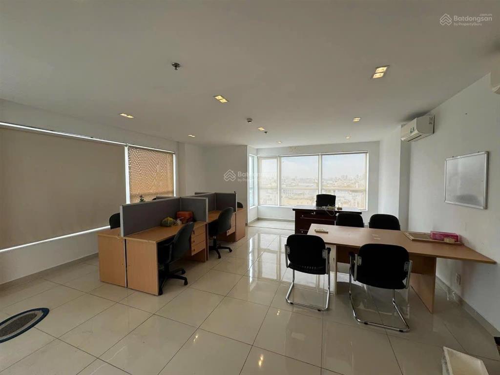 Cho thuê oficetel ở và làm văn phòng đẹp tại sky center, phổ quang, p2, tân bình, 11 triệu, 50 m2