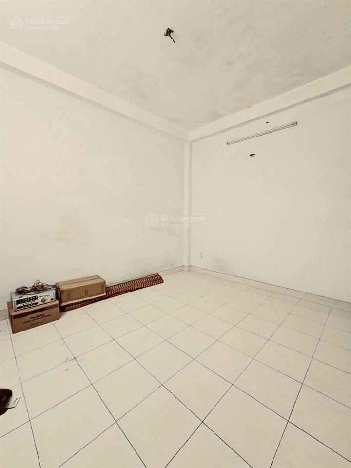 Chủ gấp bán  nhà 4 tầng  hxh lê văn sỹ  quận 3  dt chuẩn (4.2x15) chỉ 11 tỷ 99 tl