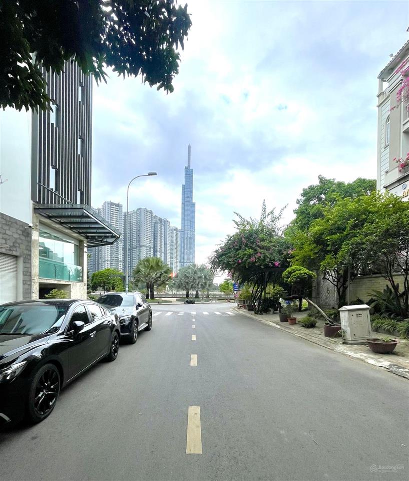 1 lô duy nhất chỉ 171tr/m2  khu villa view landmark 81  trần não  q2  dt 160m2(7.5x21)
