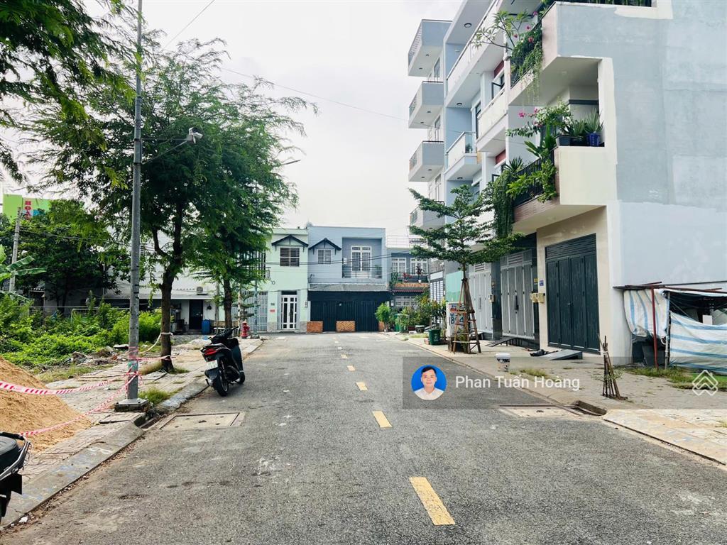 Bán lô đất 3 mặt tiền, 4x15m, đường 12m, an phú đông, gần đh nguyễn tất thành, giá 4.6 tỷ tl