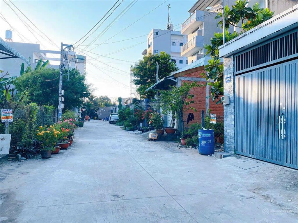Bán đất an phú đông, hẻm 43/46 vườn lài, gần chợ, cách trường đh nguyễn tất thành 100m, giá 5,4 tỷ