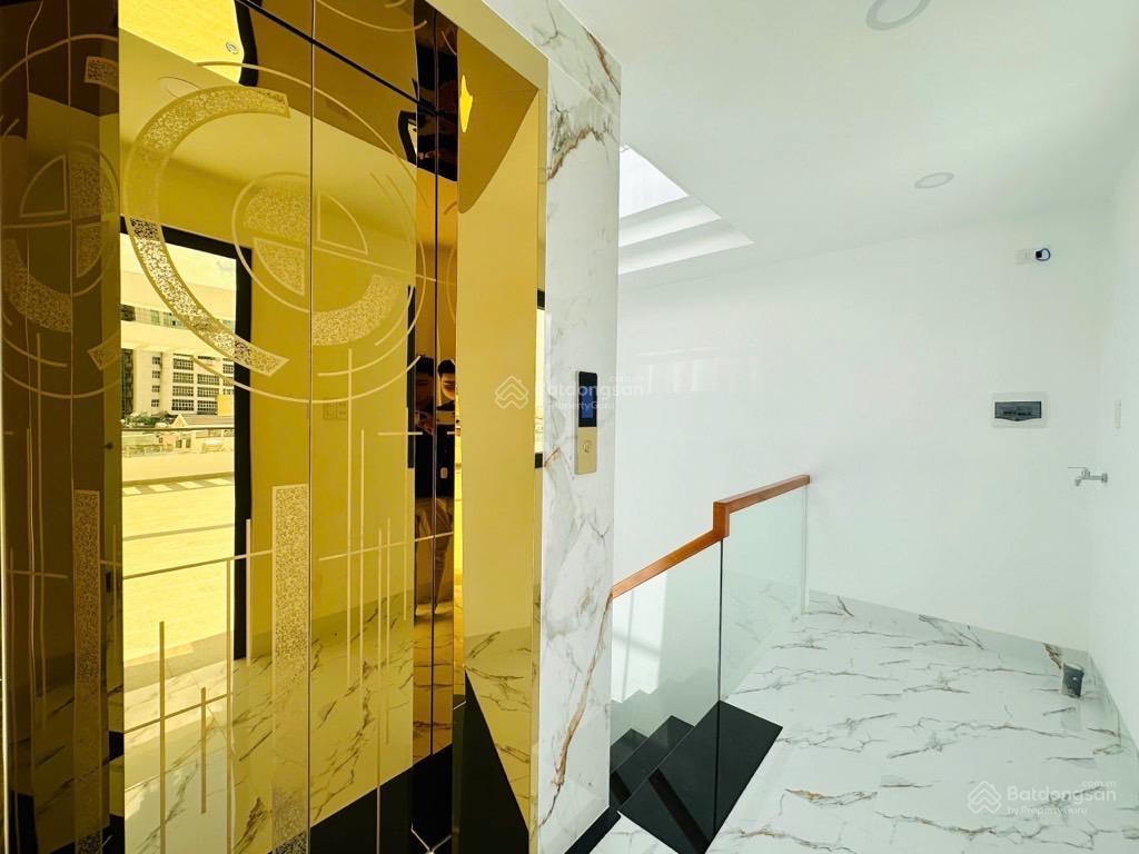 Gấp giảm 1.3tỷ  mặt tiền huỳnh khương an  5tầng (4.1 x 16m) có thang máy