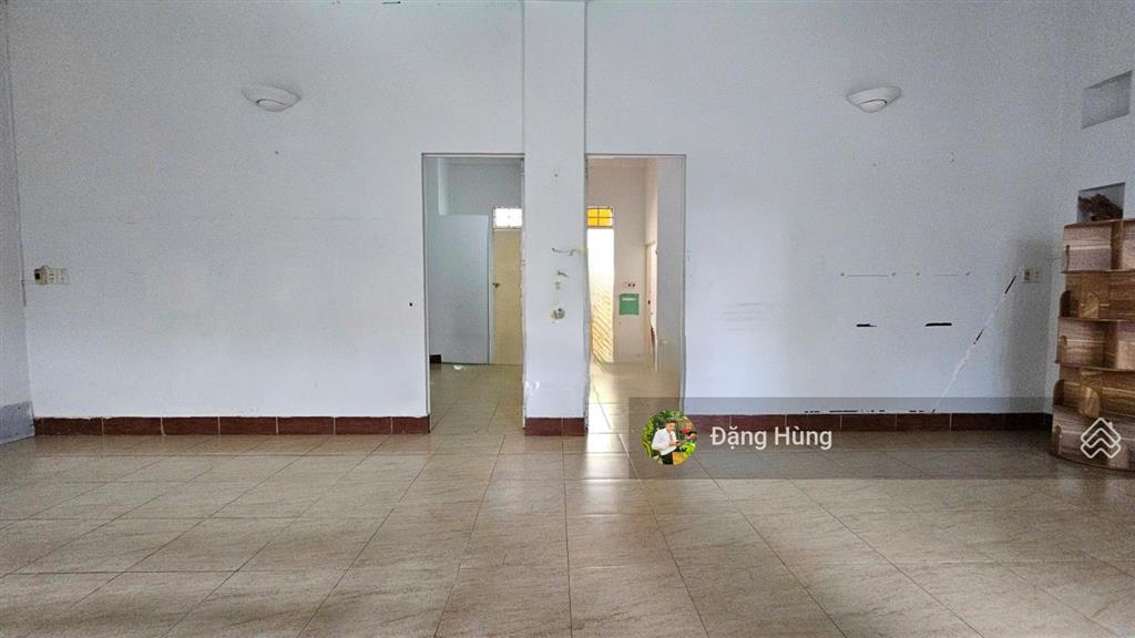 Mặt bằng rộng 8.5x27m  1 trệt 1 lầu  đường tống hữu định, thảo điền, quận 2. giá thuê 75tr/th