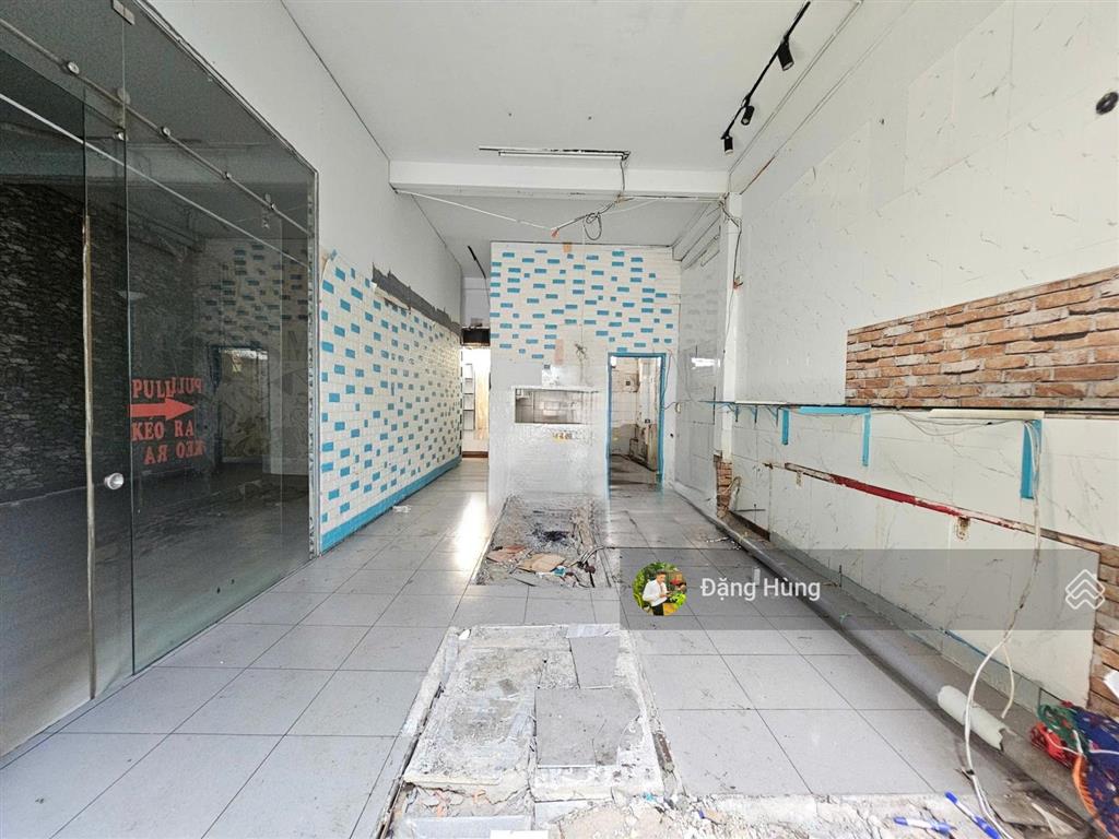 Mặt bằng rộng 8.5x27m  1 trệt 1 lầu  đường tống hữu định, thảo điền, quận 2. giá thuê 75tr/th