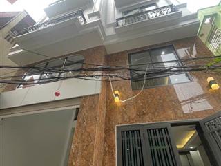 Nhà căn góc 2 thoáng xây mới 46m2 gần giải phóng, ngọc hồi. 40m ra ql1a. ngõ rộng thông dân trí cao
