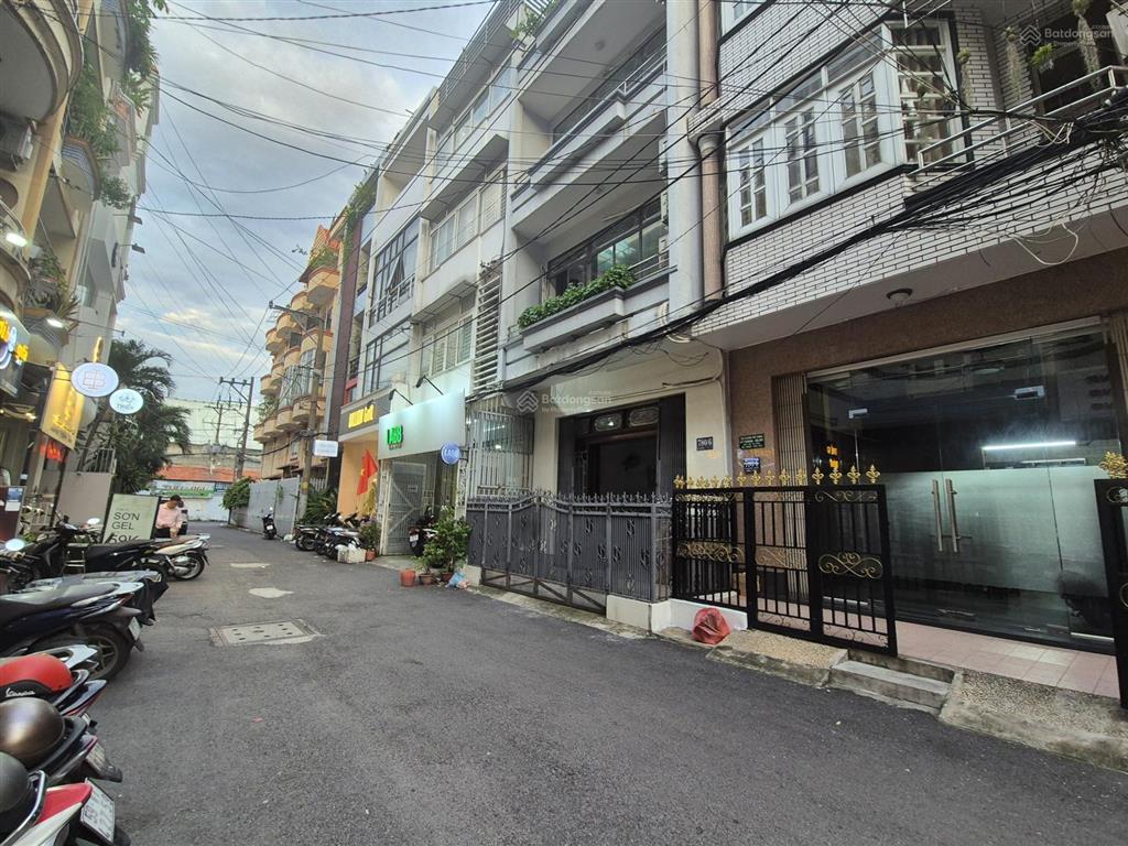 Bán nhà 4.85x17.5m, 3 lầu hxh sư vạn hạnh, p12, q10  giá 18.9 tỷ 0906 366 ***