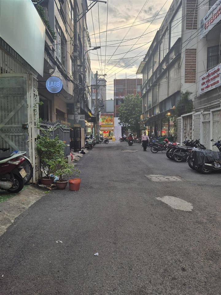 Bán nhà 4.85x17.5m, 3 lầu hxh sư vạn hạnh, p12, q10  giá 18.9 tỷ 0906 366 ***