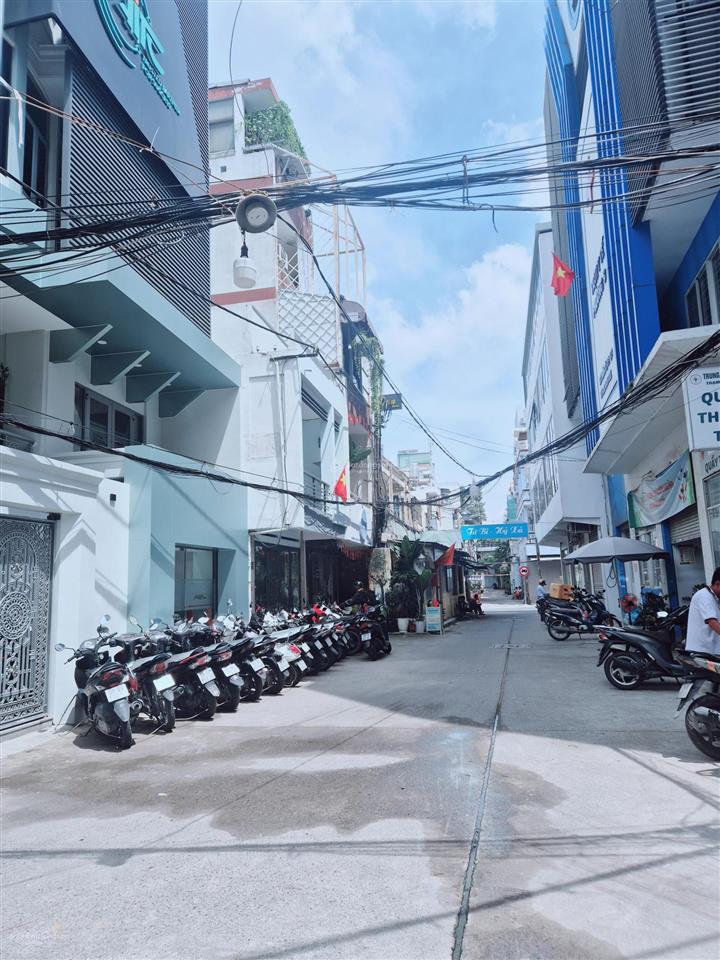 Bán nhà 6x12m  4 lầu bàn cờ  đang thuê 45 triệu  giá 19.5 tỷ  0906 366 ***