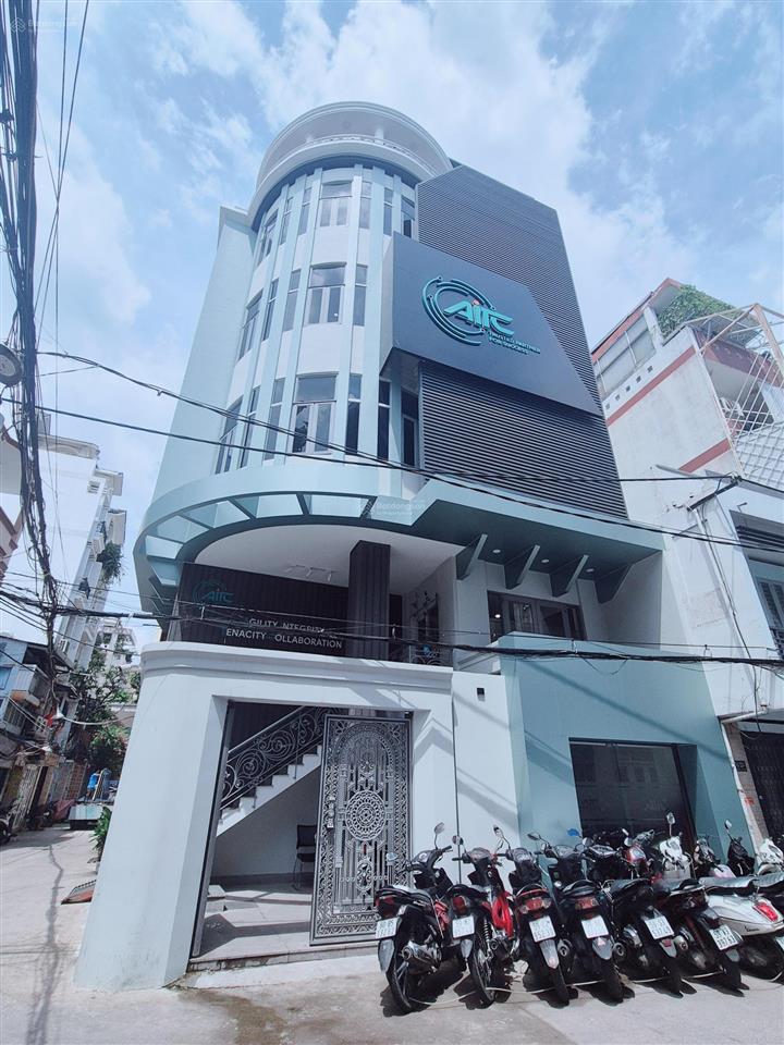 Bán nhà 6x12m  4 lầu bàn cờ  đang thuê 45 triệu  giá 19.5 tỷ  0906 366 ***