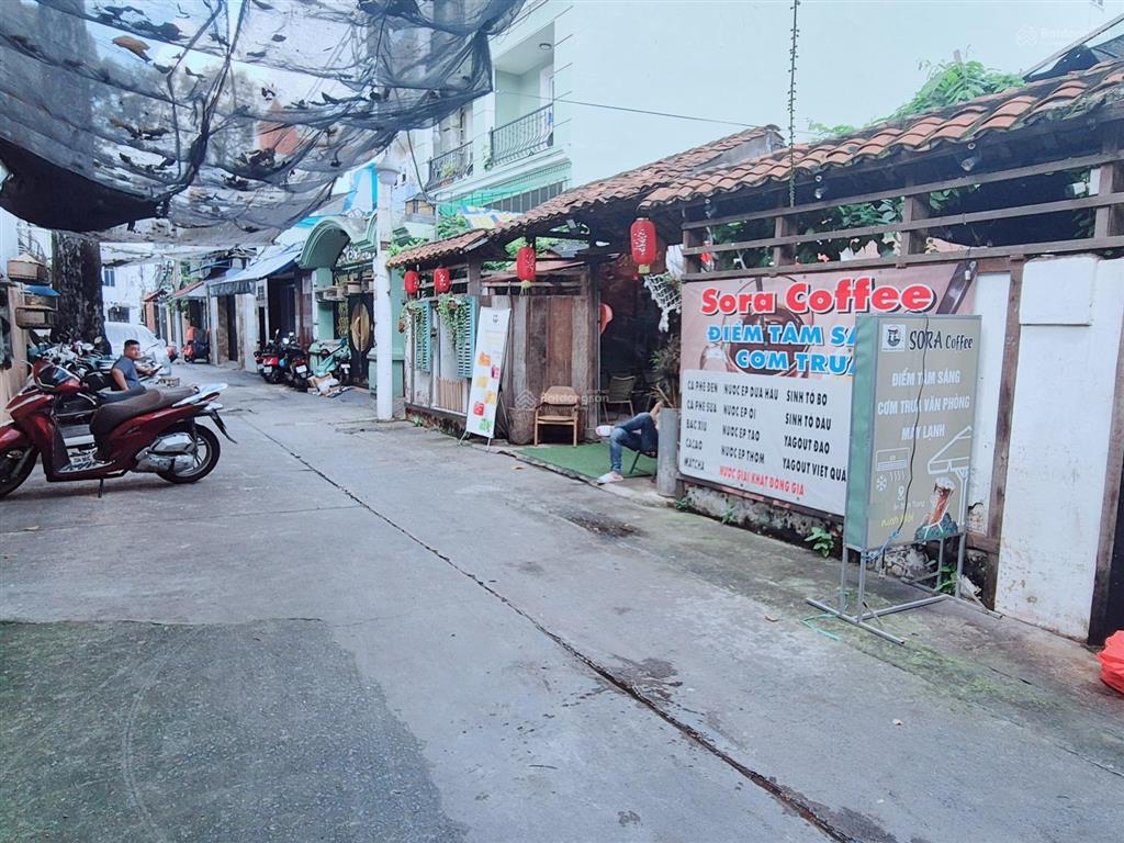 Nhà 10x20m trần bình trọng q5  đang kinh doanh nhà hàng  giá 32 tỷ  0906 366 ***