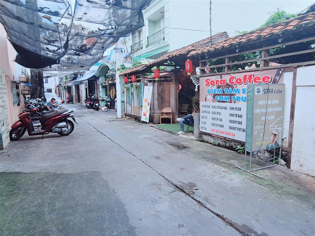 Nhà 10x20m trần bình trọng q5  đang kinh doanh nhà hàng  giá 32 tỷ  0906 366 ***