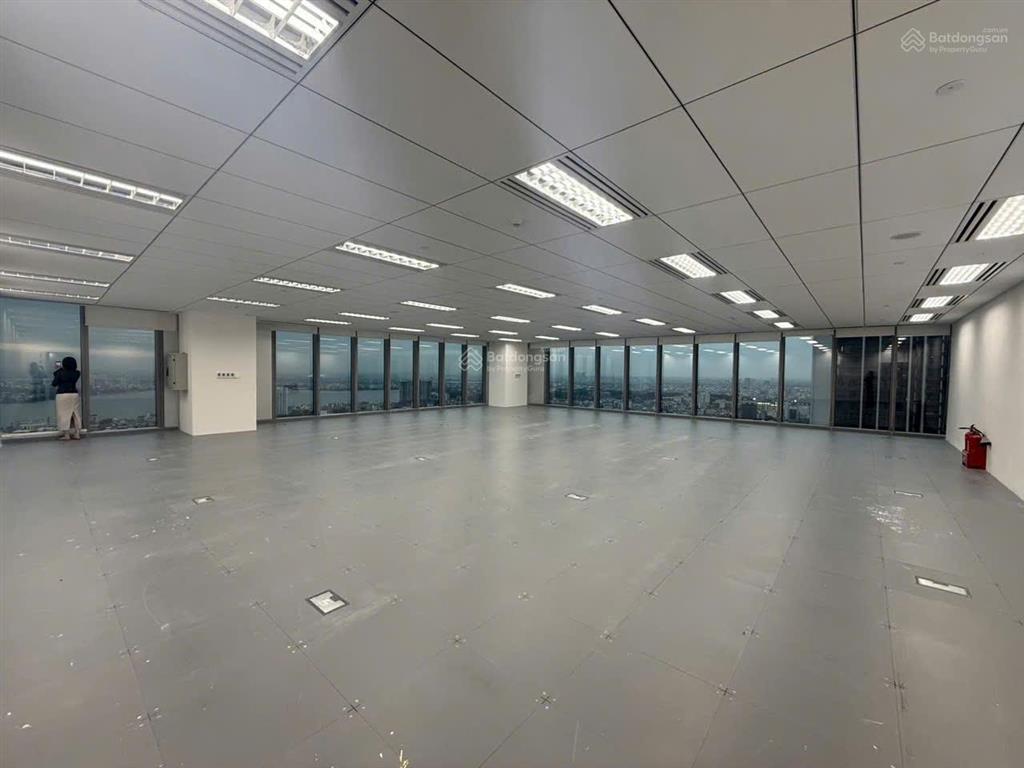 Cho thuê 200k/m2/tháng sàn văn phòng yên hòa park view, số 3 vũ phạm hàm, 76m2, làm vp, spa