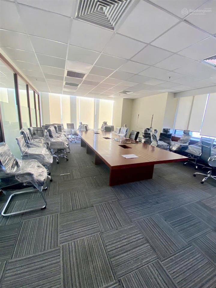 Cho thuê 200k/m2/tháng sàn văn phòng yên hòa park view, số 3 vũ phạm hàm, 76m2, làm vp, spa