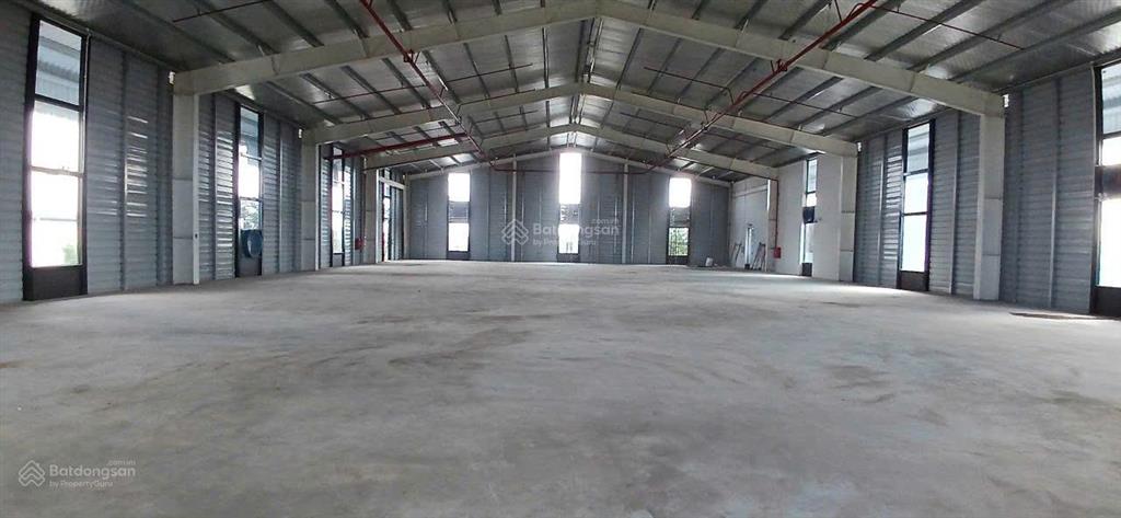 Cho kho cụm công nghiệp nguyên khê đông anh 2000m2, kho đẹp giá chỉ 70k/m2  bql 0989 031 ***