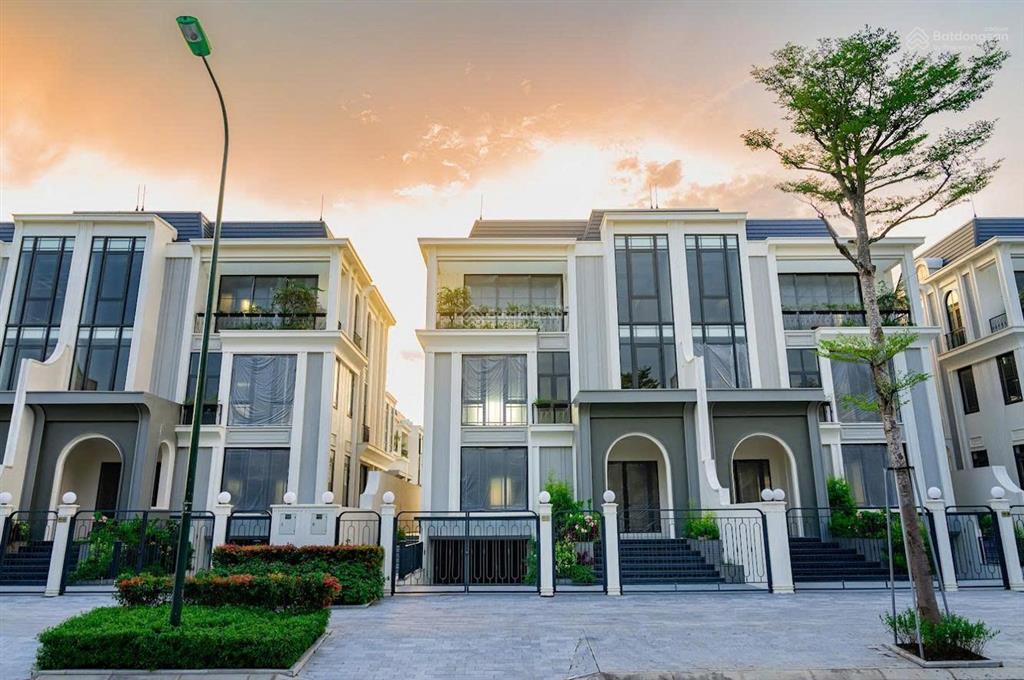 Cho thuê nhà đỗ quang,trung hòa,80m2,mặt tiền 7m nhà 4 tầng đẹp vừa vừa giá 35tr/th  0989 031 ***