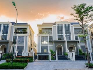 Cho thuê nhà đỗ quang,trung hòa,80m2,mặt tiền 7m nhà 4 tầng đẹp vừa vừa giá 35tr/th  0989 031 ***