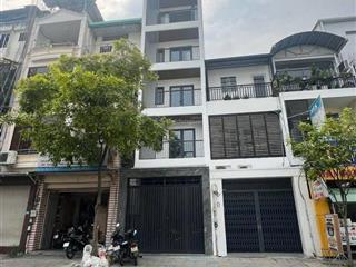 Bán gấp nhà mặt tiền hương giang  bắc hải, quận 10  dt 5x18m  7 tầng  cho thuê chdv  33 tỷ