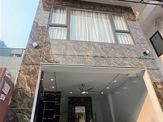 Bán nhà phố trạm,căn góc 40m2 x 6 tầng,thang máy,ngõ thông ô tô đỗ cửa,full nội thất về ở ngay
