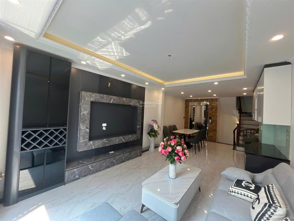 Bán nhà thạch bàn 46m2 x 6 tầng,thang máy,ngõ thông ô tô vào nhà,full nội thất