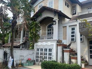 Bán căn biệt thự góc 3 mặt tiền  kế vạn phúc city  24 x 29m  p. hiệp bình phước  thủ đức!