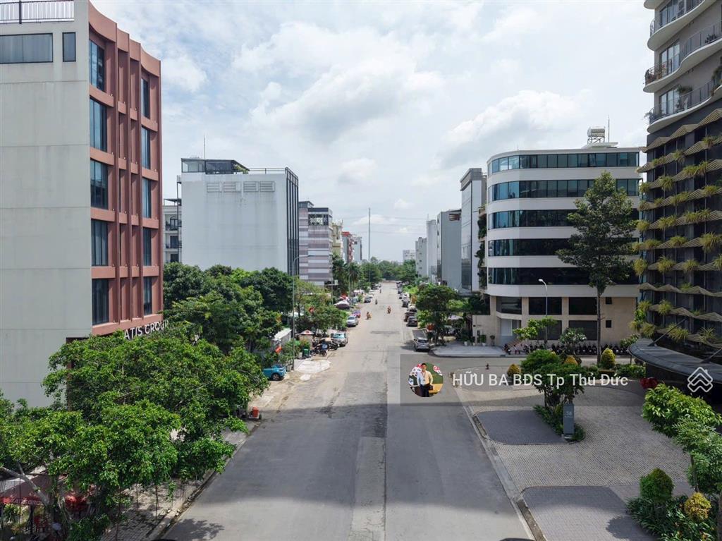 Mặt tiền 4.9m x 23m  112.7 mặt tiền kinh doanh ngay gần vinhomes giá 6.8 tỷ.