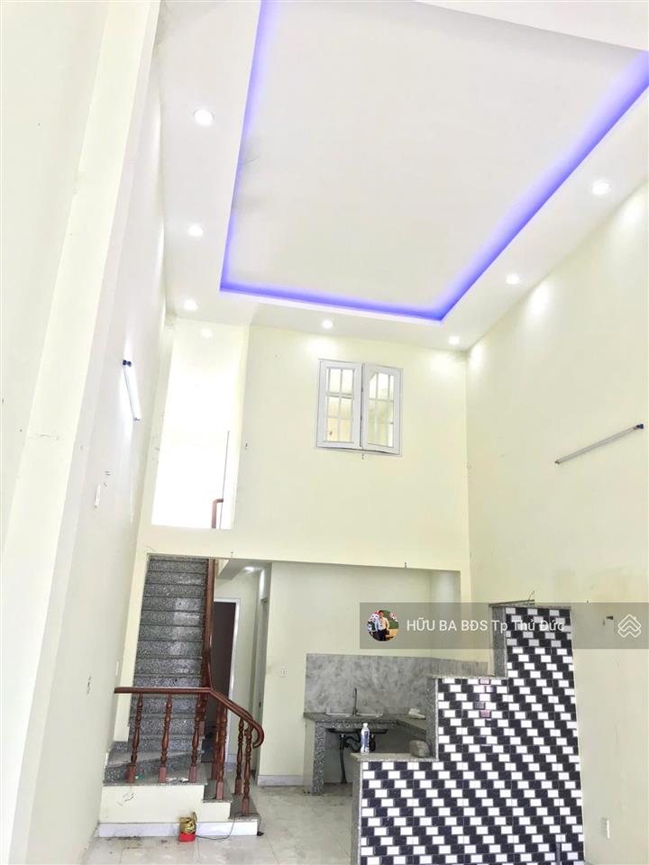 Nhà 1 lầu ngang 4.2m đất 90.m2 sàn 125m2 nhà mặt tiền hoàng hữu nam.giá 7.5 tỷ sổ hồng riêng