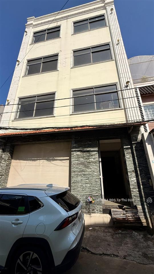 Tòa nhà ngang 8m 4 tầng dt sàn 400m2. giá 8.9 tỷ còn thương lượng pháp lý chuẩn đã hoàn công