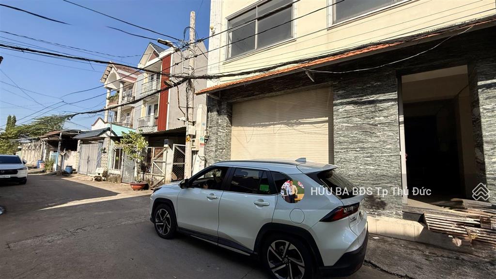 Tòa nhà ngang 8m 4 tầng dt sàn 400m2. giá 8.9 tỷ còn thương lượng pháp lý chuẩn đã hoàn công