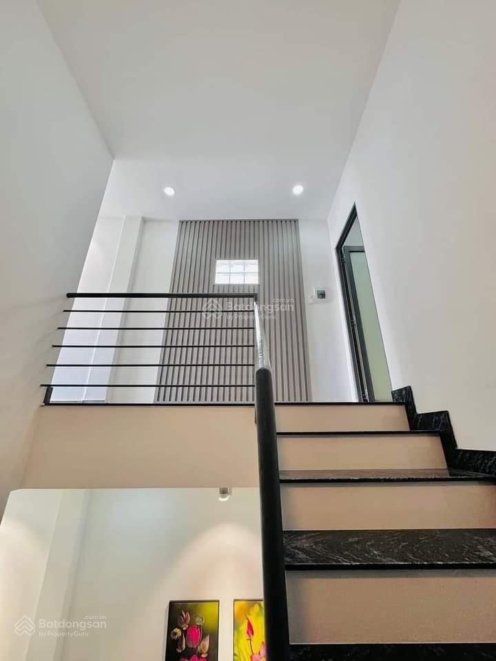 Cô trang cần bán căn nhà lý thái tổ, p. 9, q. 10,   dt 40m2, shr, đang cho thuê 14tr