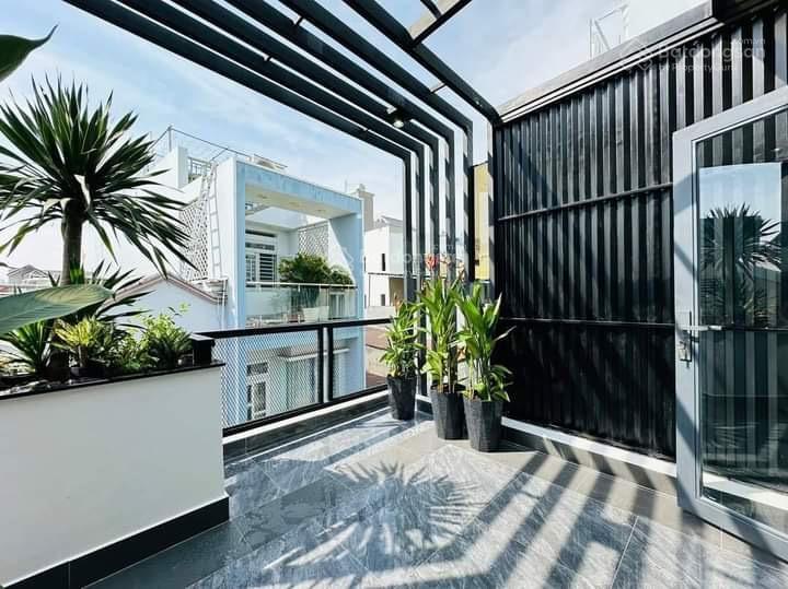 Cô trang cần bán căn nhà lý thái tổ, p. 9, q. 10,   dt 40m2, shr, đang cho thuê 14tr