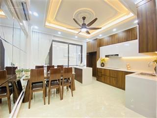 Bán nhà trung tâm cầu giấy. ngõ ô tô. 60m2 giá chỉ 200tr/m2