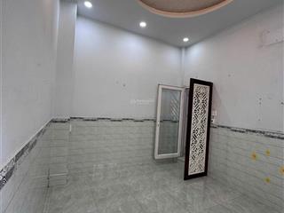 Nhà 4 tầng  4pn  sát mặt tiền  khu phan xích long  61m2  dt sử dụng 200m2  chỉ 17.9 triệu