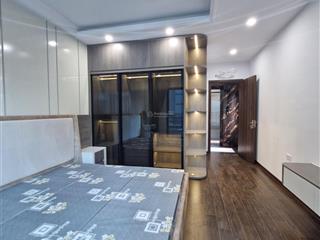 Nhà 6 tầng thang máy nội thất xịn xò, ô tô đỗ cổng