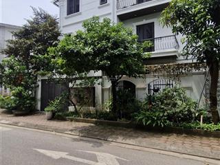 Chuyển ct cần bán bt sang trọng hiện đại full nội thất