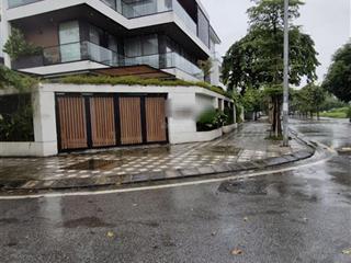 Biệt thự foresa lô góc thang máy thiết kế hiện đại full nội thất