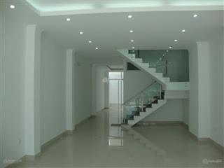 Hot  mặt tiền nguyễn quý đức, quận 2, 100m2 (5x20) nhà 4 lầu, vỉa hè 4.5m, chỉ 32 tỷ, có sổ