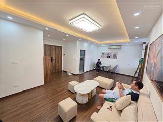 Bán chung cư phố vũ ngọc phan, láng hạ, đống đa, 71m, tầng trung, giá 5,5ty tl, tặng full nội thất