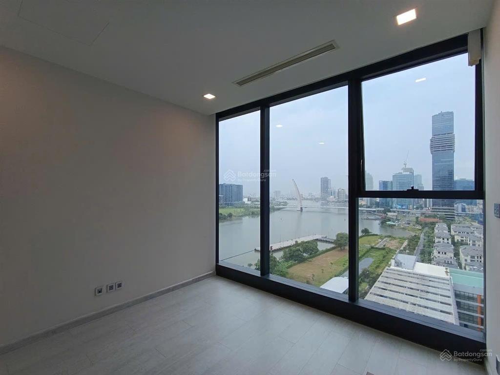 Cho thuê gấp ch 3pn, 121m2, 50 triệu/th tại vinhomes golden river, q1, hcm