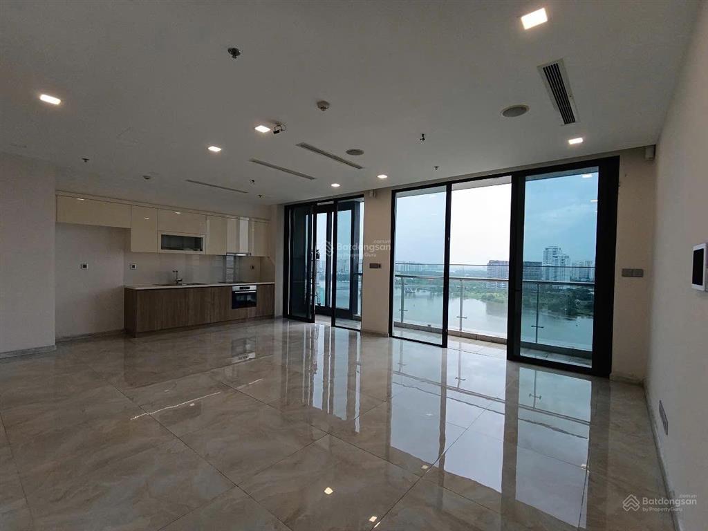 Cho thuê gấp ch 3pn, 121m2, 50 triệu/th tại vinhomes golden river, q1, hcm