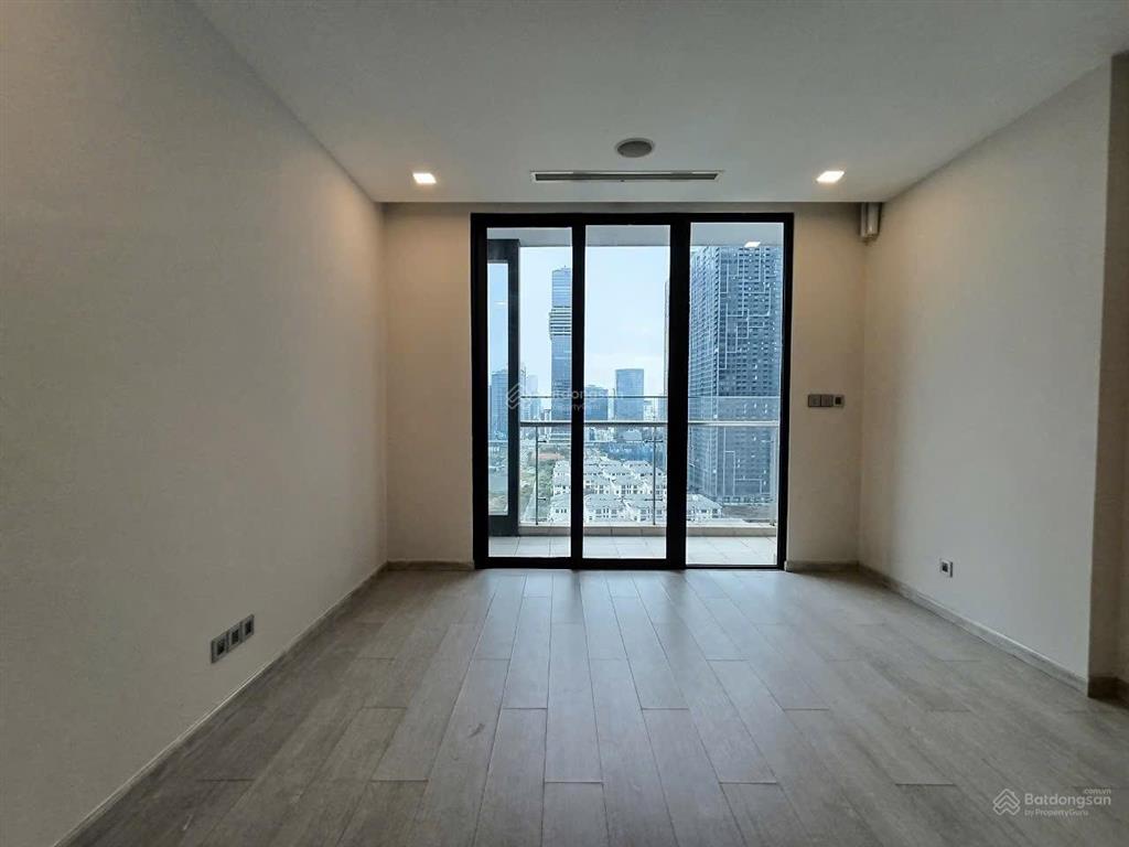 Cho thuê gấp ch 3pn, 121m2, 50 triệu/th tại vinhomes golden river, q1, hcm