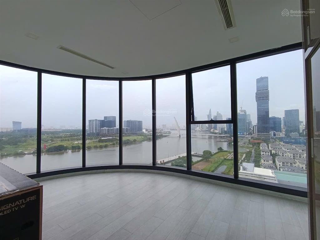 Cho thuê gấp ch 3pn, 121m2, 50 triệu/th tại vinhomes golden river, q1, hcm