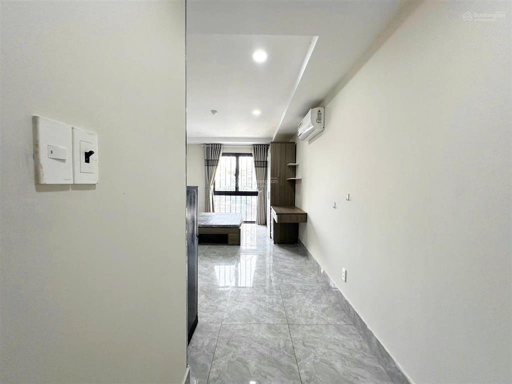 Căn hộ stu ban công 35m2 nhà mới keng full nt cao cấp có thang máy, hầm xe, hẽm oto an ninh