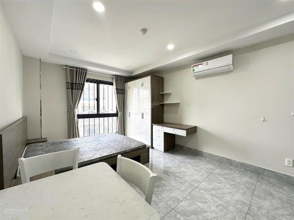 Căn hộ stu ban công 35m2 nhà mới keng full nt cao cấp có thang máy, hầm xe, hẽm oto an ninh