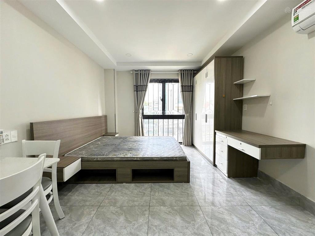 Căn hộ stu ban công 35m2 nhà mới keng full nt cao cấp có thang máy, hầm xe, hẽm oto an ninh