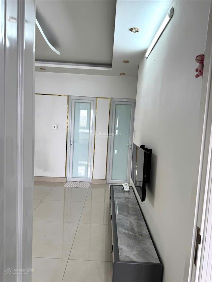 Chính chủ bán căn hộ 312 lạc long quân, 66m, 2 phòng, nhà như hình, sổ hồng 3,35 tỷ tuấn 0901 499 ***