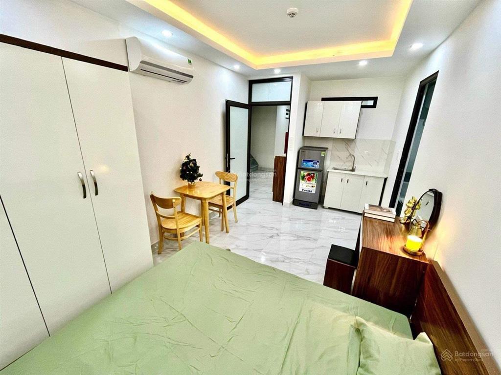 Đỉnh nóc! tòa chdv view hồ ba mẫu, 130m2*8 tầng tm, 31 phòng kk, đủ pccc, sát phố, dòng tiền 7%/năm