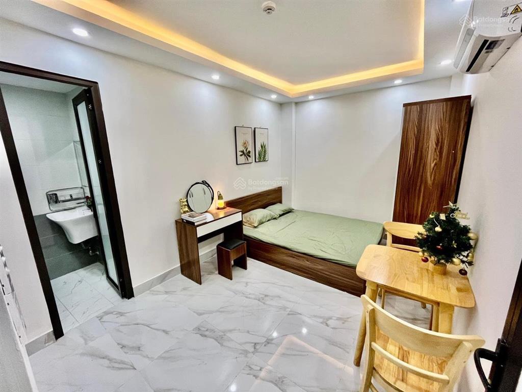 Đỉnh nóc! tòa chdv view hồ ba mẫu, 130m2*8 tầng tm, 31 phòng kk, đủ pccc, sát phố, dòng tiền 7%/năm