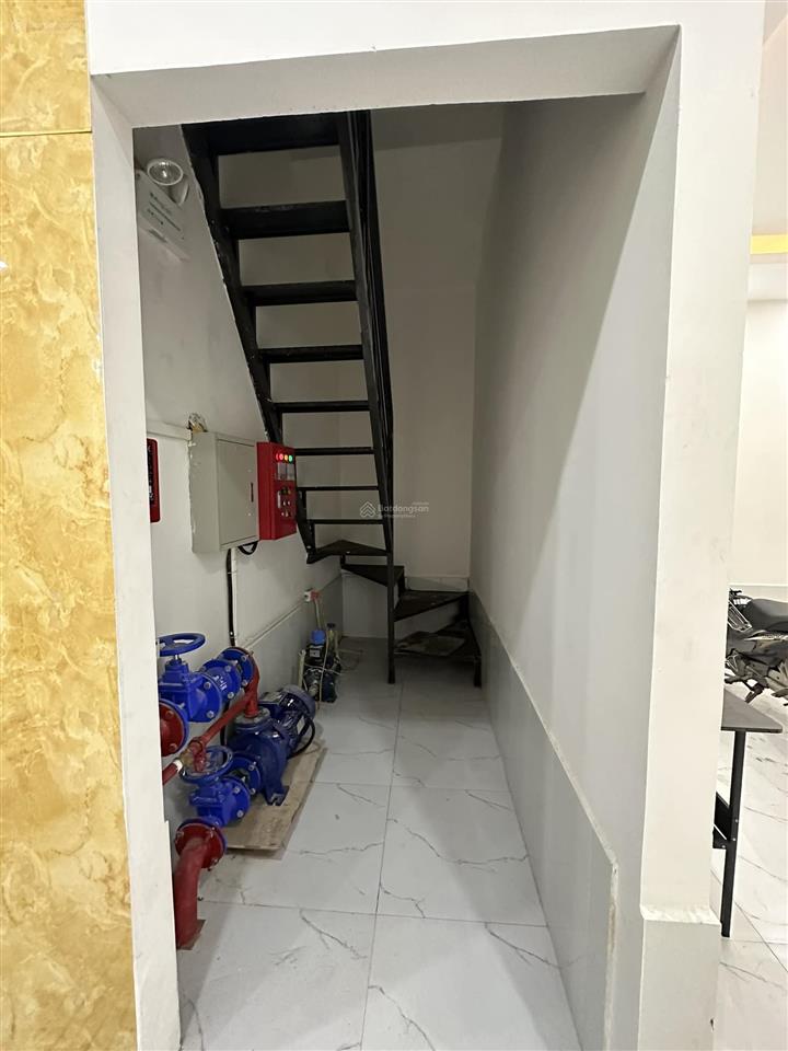 Đỉnh nóc! tòa chdv view hồ ba mẫu, 130m2*8 tầng tm, 31 phòng kk, đủ pccc, sát phố, dòng tiền 7%/năm